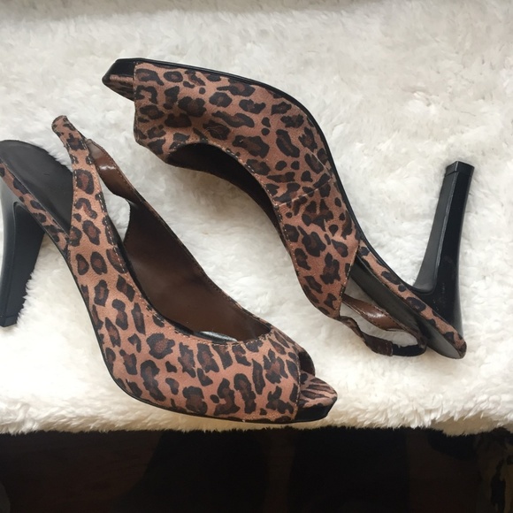 💥Host Pick💥FIONI LEOPARD PRINT OPEN TOE STRAPPY HEELS - Picture 1 of 8